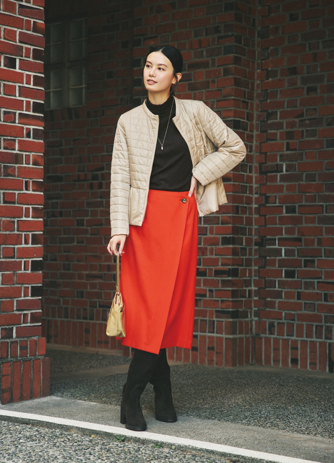 COAT KNIT SKIRT NECKLACE BAG