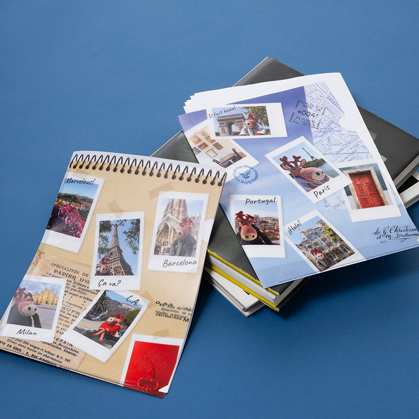 ノベルティ“旅するアマカトナカイ君”のスナップ入りクリアファイル