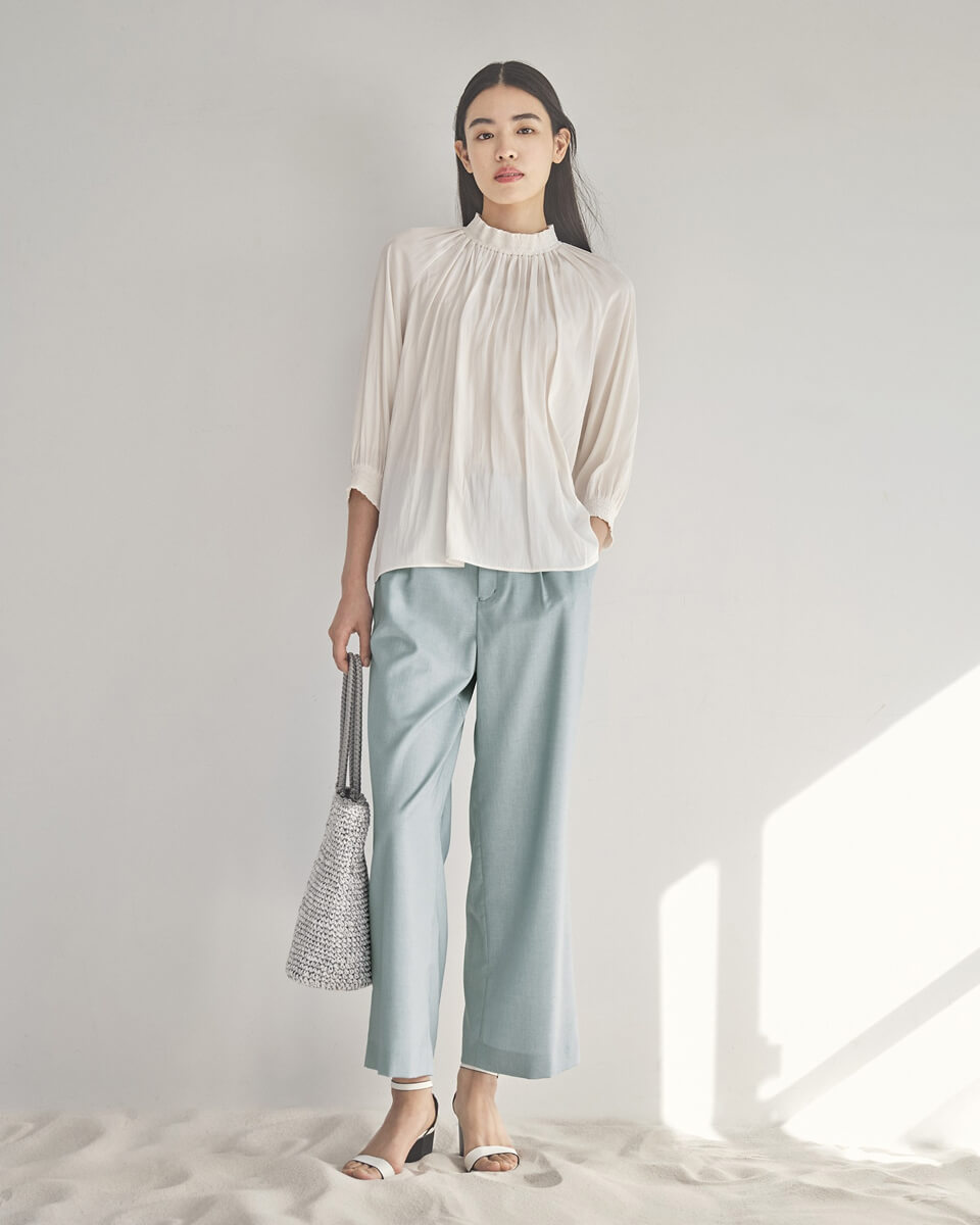 シャーリングブラウス着用画像