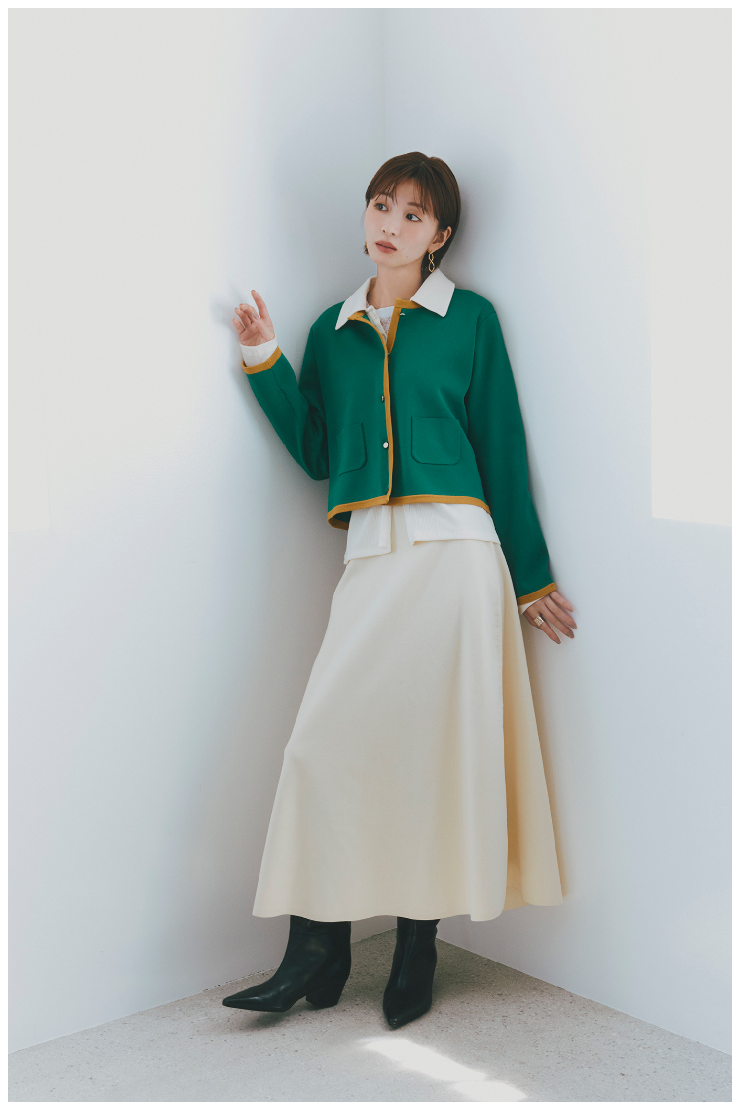 岡崎紗絵 LOOK2