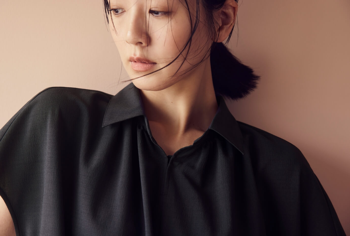 ワンピースを着た女性