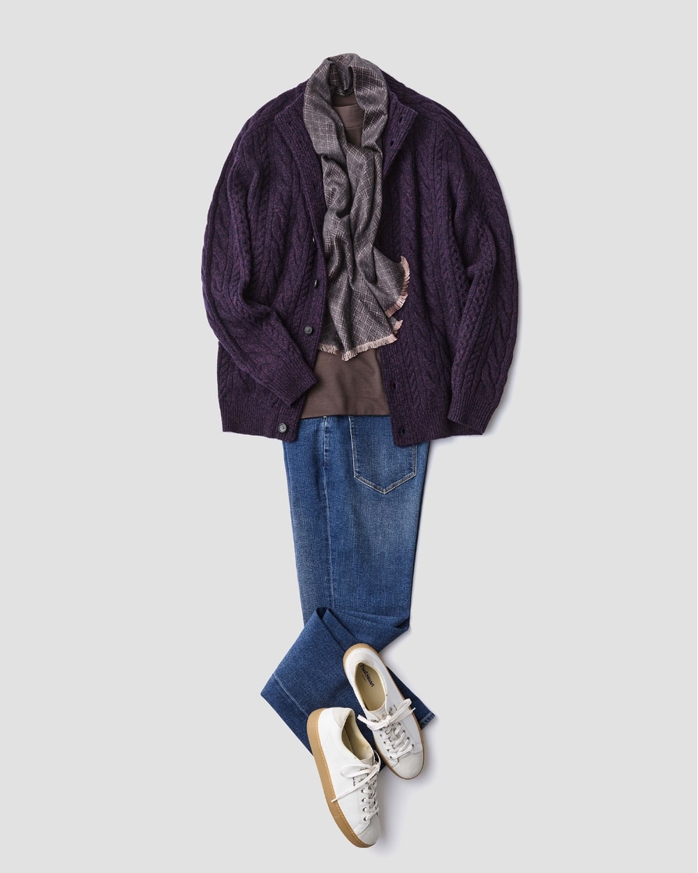 Situation2 親しい友人との会合はカラーニットで気分を上げて