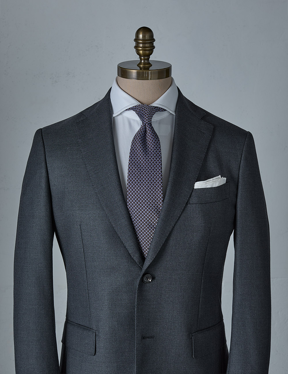 Paul Stuart × THE NIKKEI MAGAZINE 品格と快適性が融合したビジネス