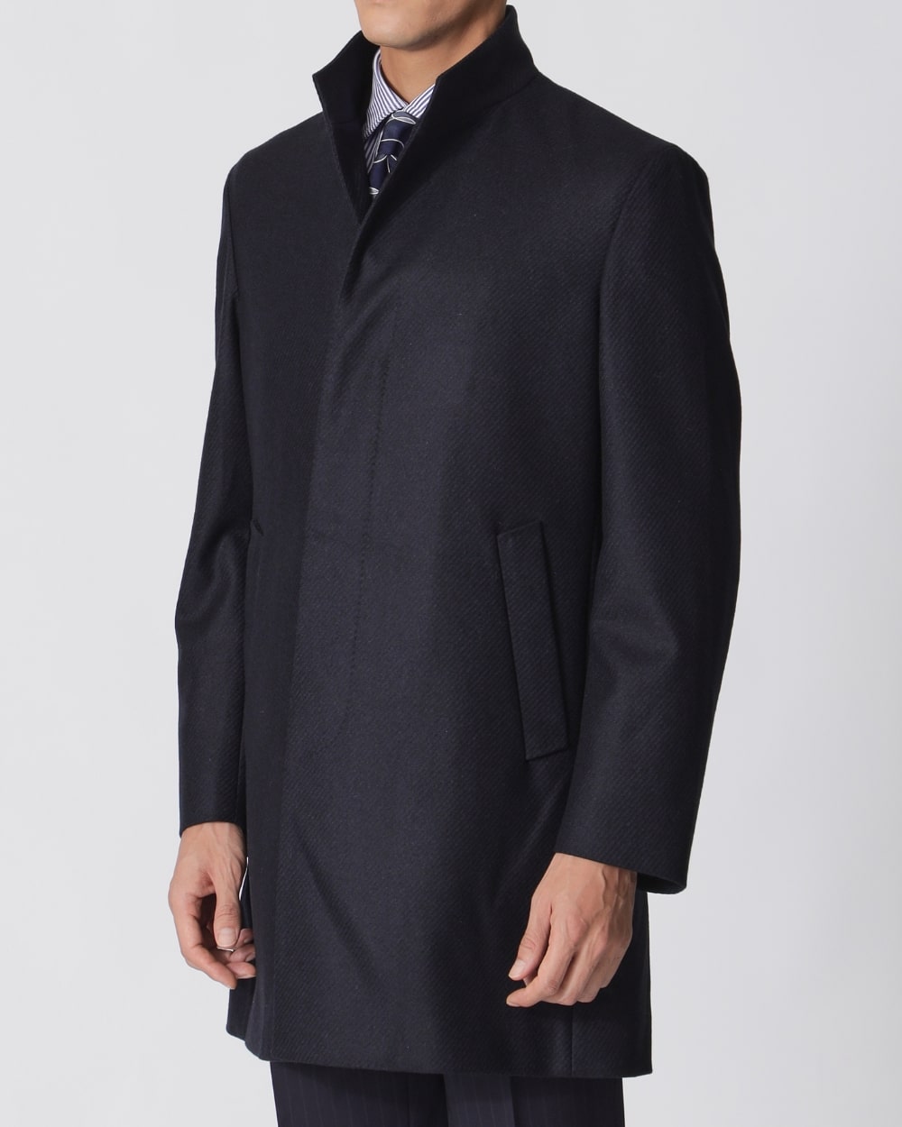 Paul Stuart × THE NIKKEI MAGAZINE 冬の装いを格上げする名品コート