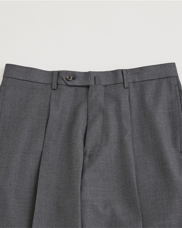 #02 The Trousers Detail 01