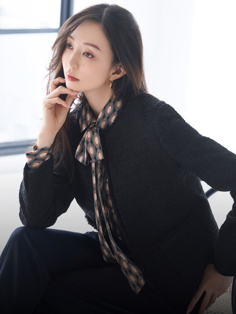 松島花、秋は上質を重ねて。知性薫るエレガンス