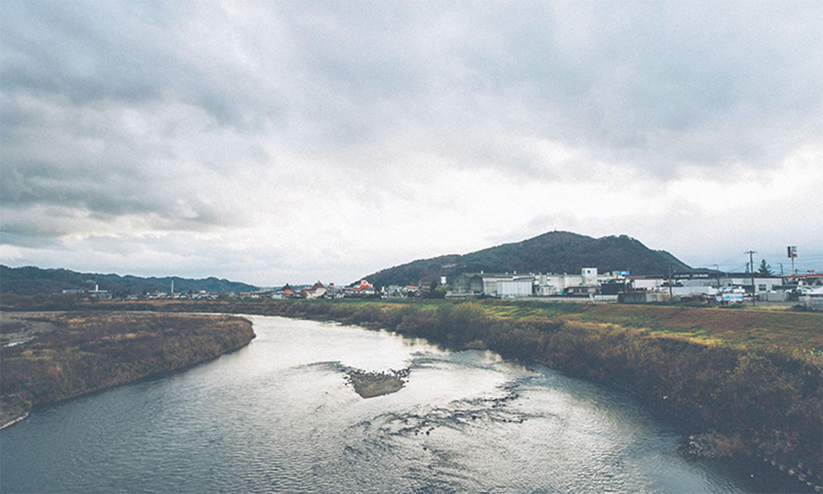 ファクトリーの外観