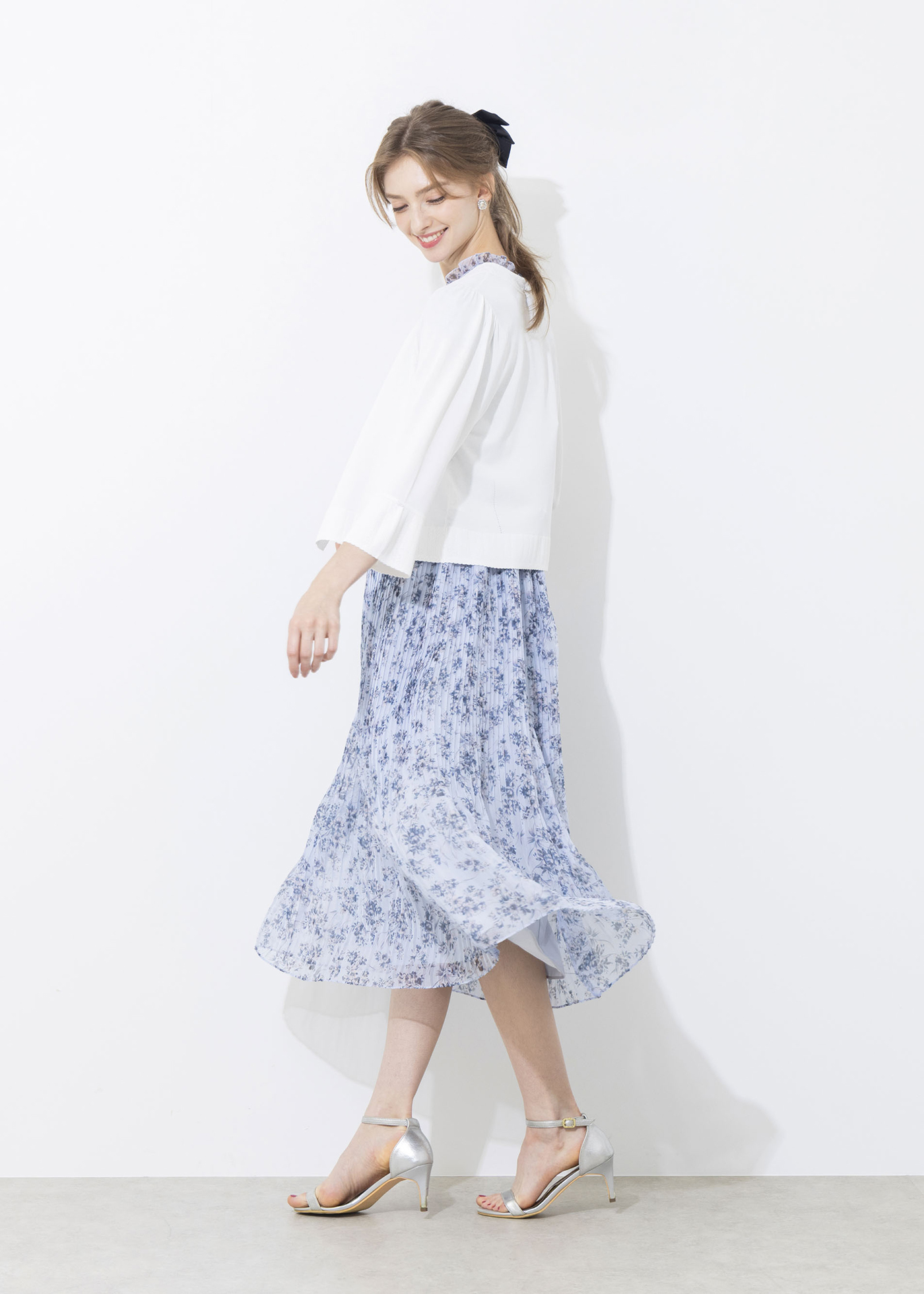 Romantic Summer Styles -華やかな柄で彩る、夏のロマンティック