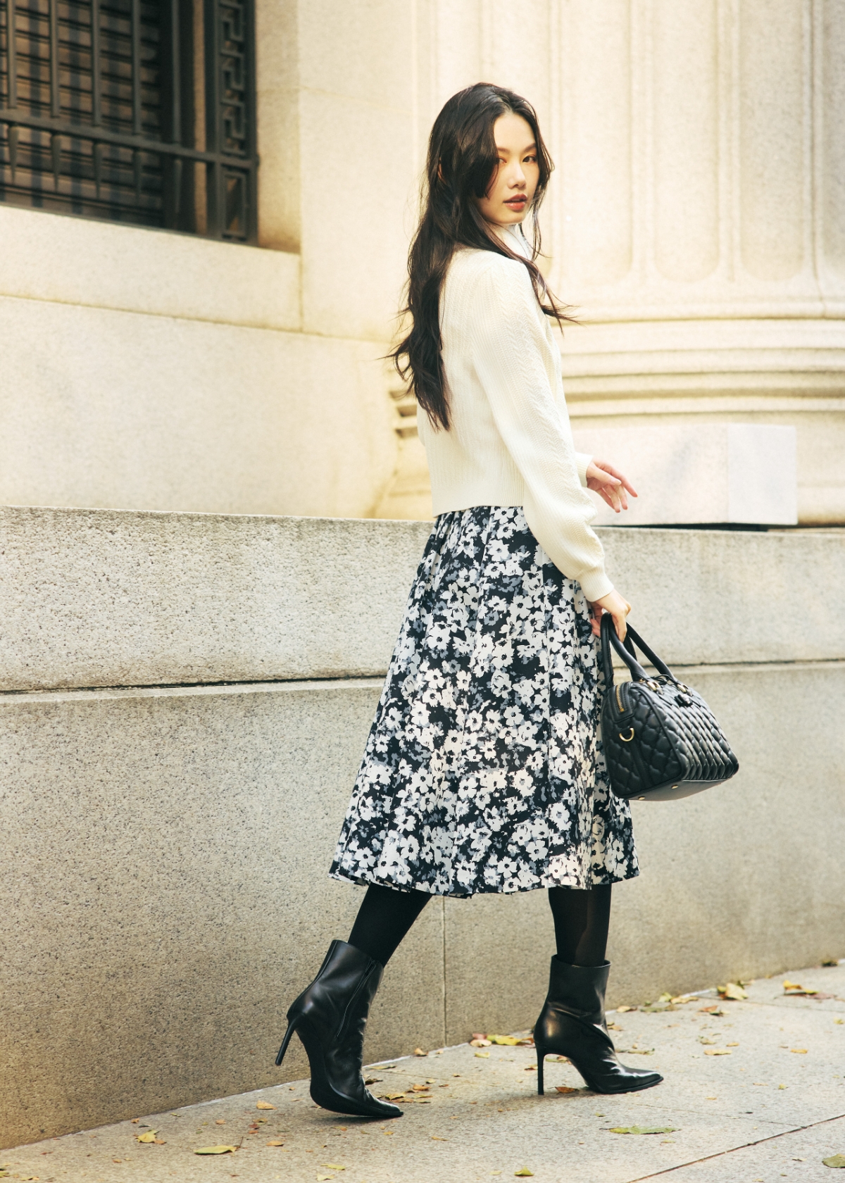 KNIT SKIRT BROOCH BAG