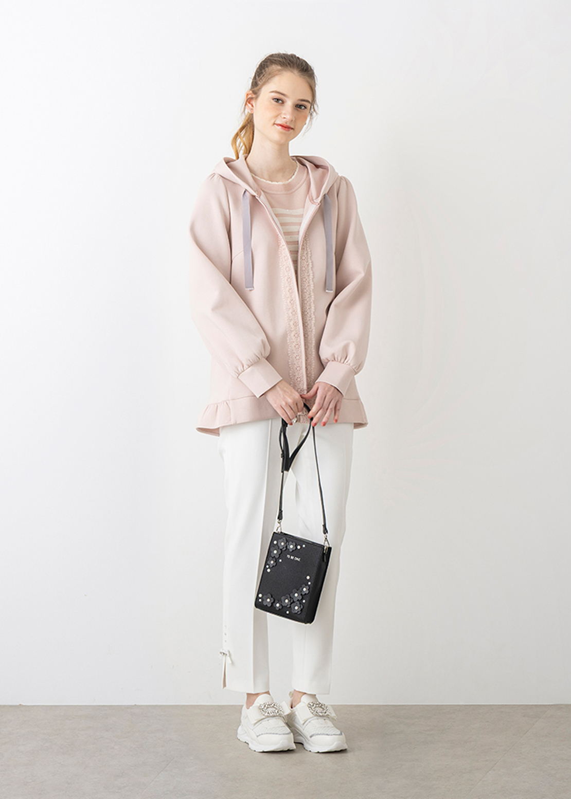 Blooming Chic 春の気分高まる、軽やかな装い｜TO BE CHIC(トゥー ビー