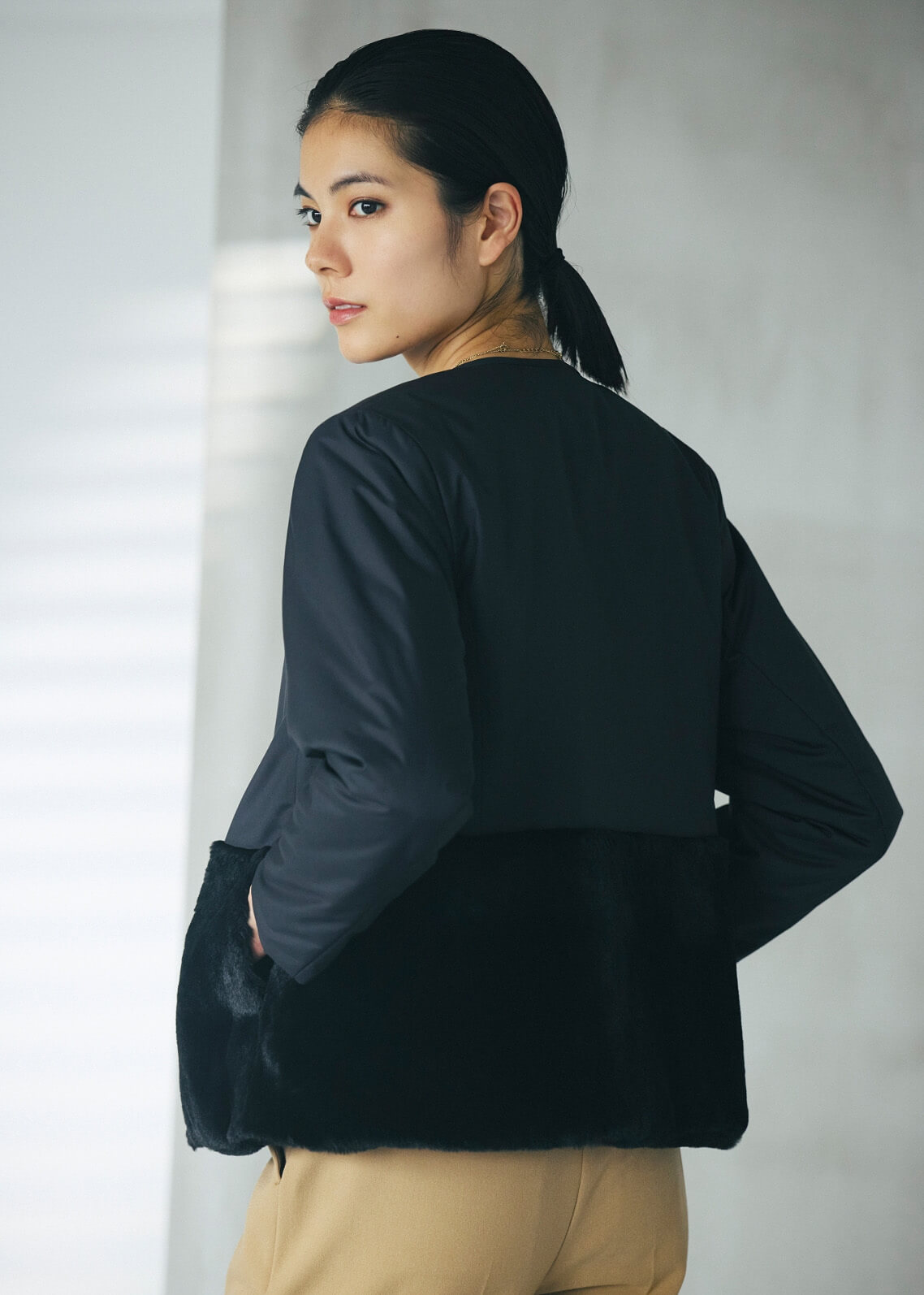 COAT BLOUSE PANTS NECKLACE